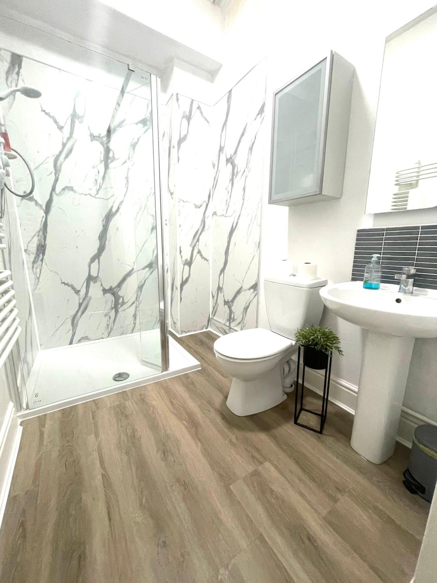 Stylish Apartment With Secure Parking Close To City Chester Eksteriør bilde